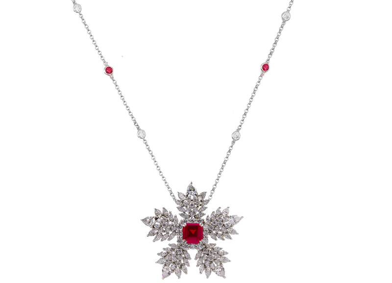 Rouge Noël Necklace